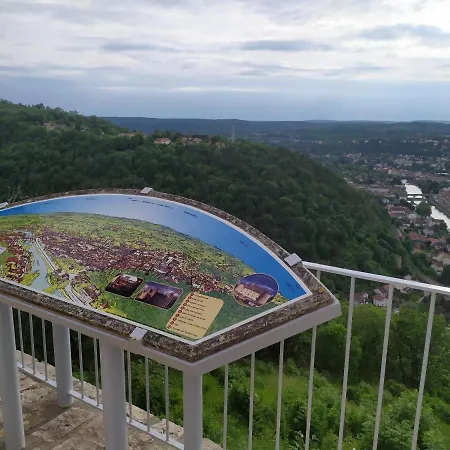 Et Table D'hotes Du Calvaire Affittacamere Villefranche-de-Rouergue